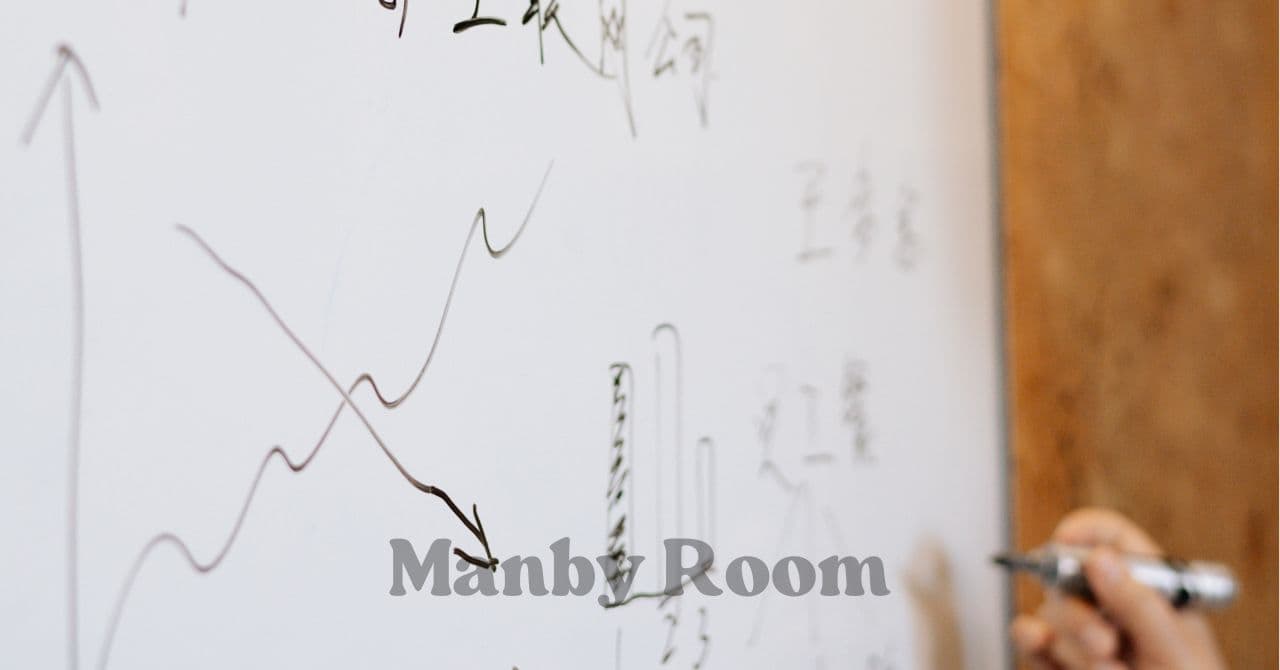 ホワイトボードに得点や線グラフが描かれている様子（家ピンポンでの盛り上げ工夫や反省点をイメージ）